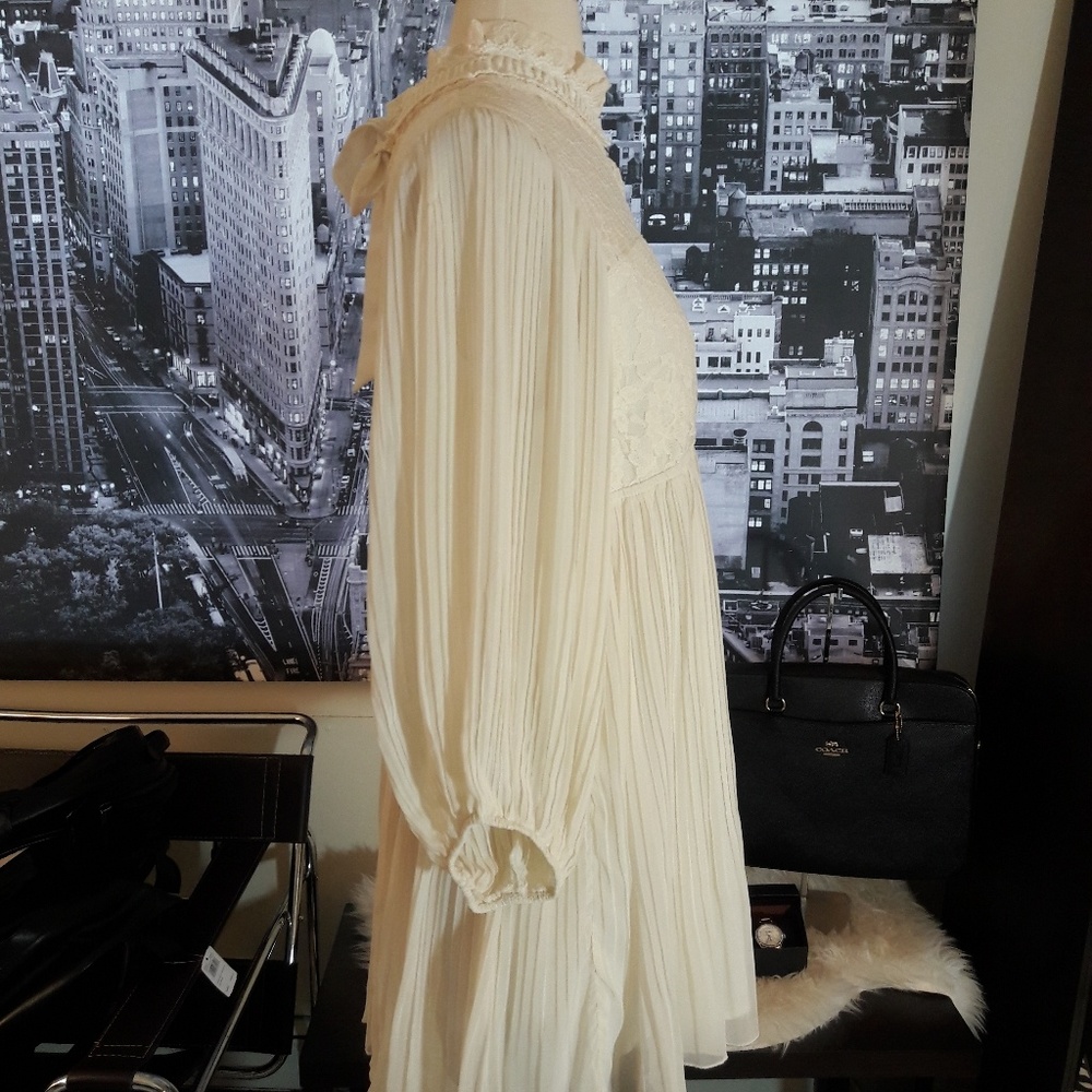 Lace Tunic - Picture 2 of 4